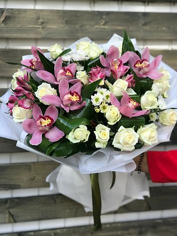 Букет цветов из: Розы и Хризантемы в Чернолесском