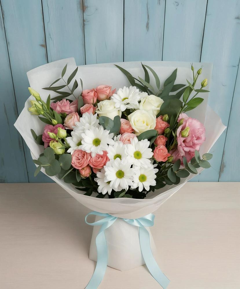 Букет цветов из: Розы, Лизиантусы и Хризантемы в Чернолесском