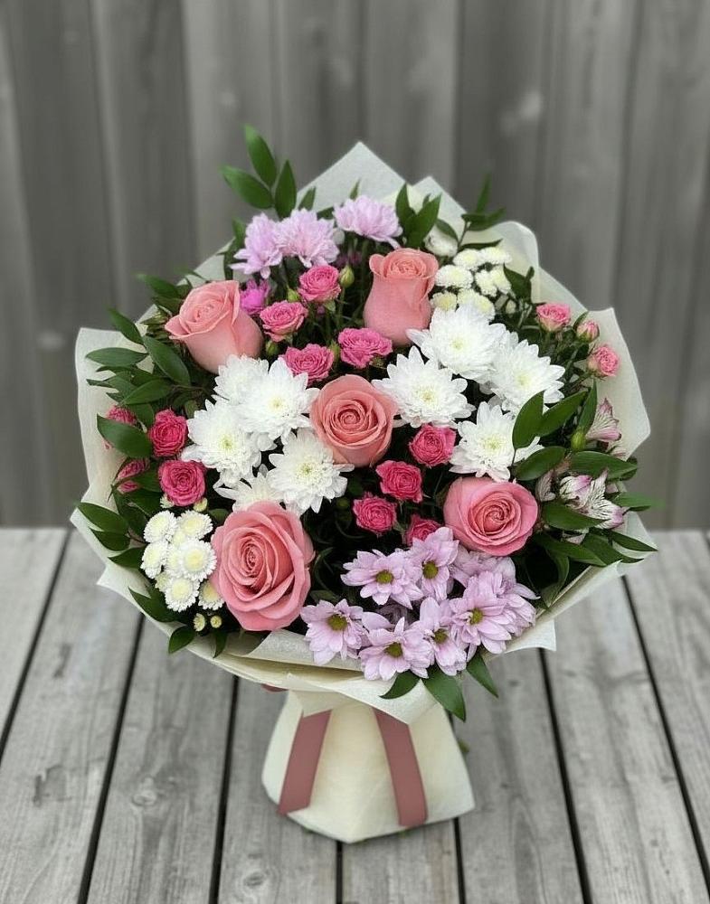 Букет цветов из: Альстромерии, Гвоздики, Розы и Хризантемы в Чернолесском