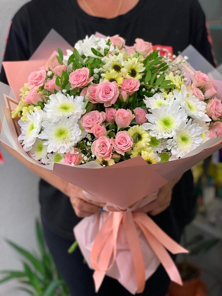 Букет цветов из: Розы и Хризантемы в Чернолесском