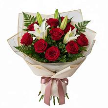 Букет цветов из:  Лилии и Розы в Чернолесском