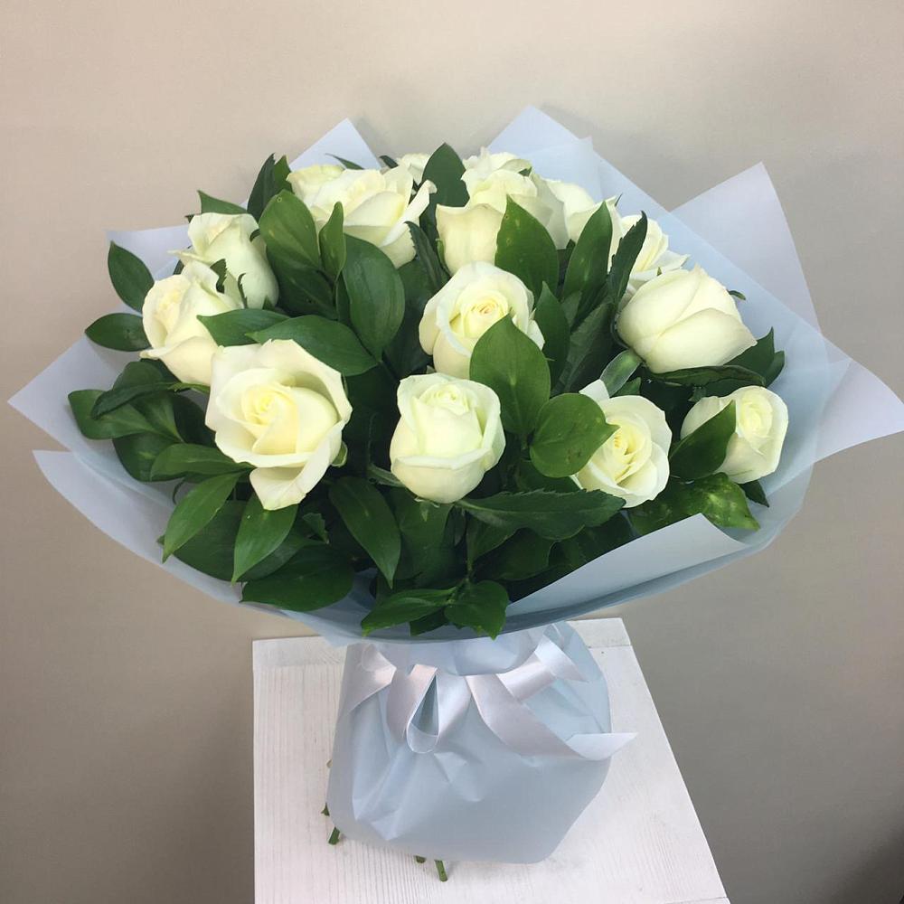 Букет 15 Белых роз Проуд в Чернолесском