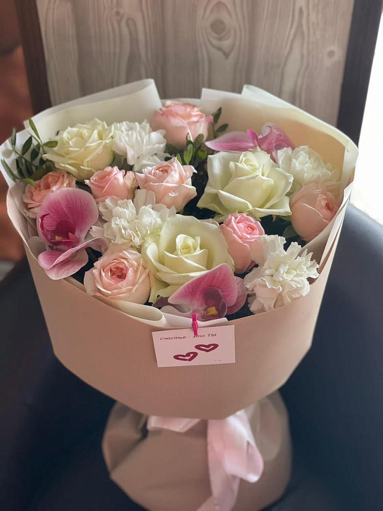 Букет цветов из: Орхидеи, Розы и Гвоздики в Чернолесском