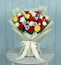 Букет цветов из:  Розы в Чернолесском