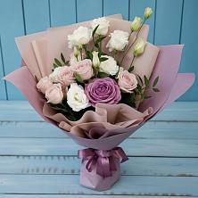Букет цветов из:  Розы и Лизиантусы в Чернолесском