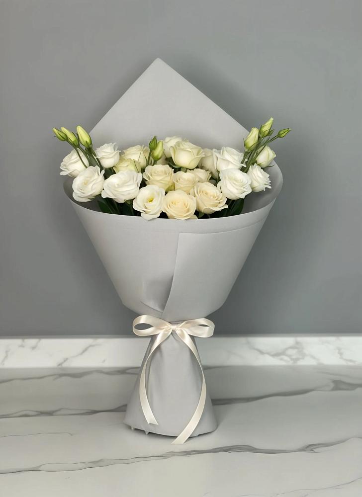 Букет цветов из: Розы и Лизиантусы в Чернолесском