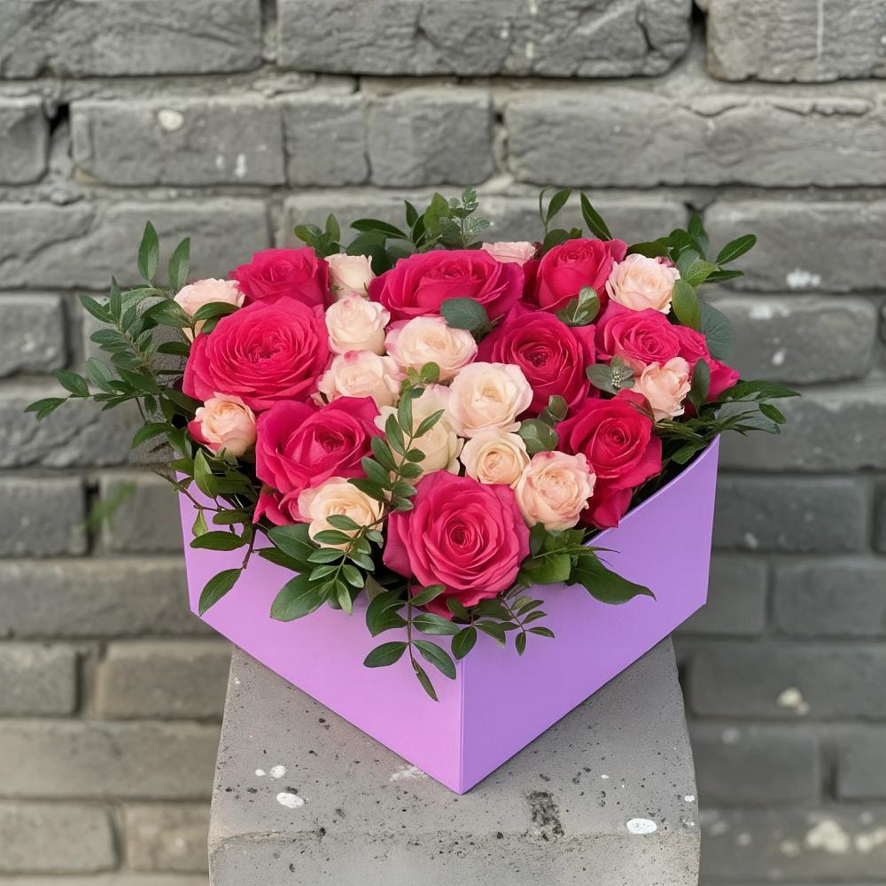 Цветочная композиция из Розы в коробке в Чернолесском