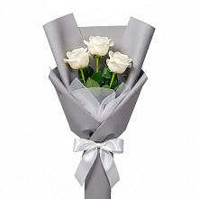Букет 3 белые розы в Чернолесском