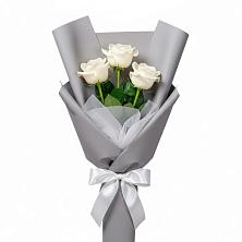 Букет 3 белые розы в Чернолесском