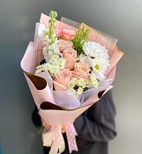 Букет цветов из:  Хризантемы и Розы в Чернолесском