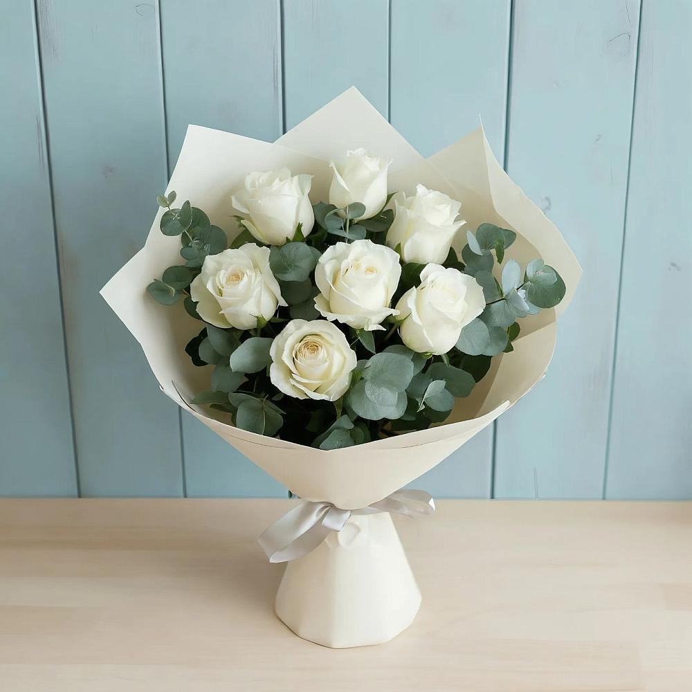 Букет Белые розы в Эвкалипте в Чернолесском