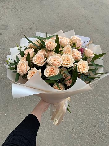 Букет Кремовые розы Латте в Чернолесском