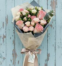 Букет цветов из:  Розы в Чернолесском