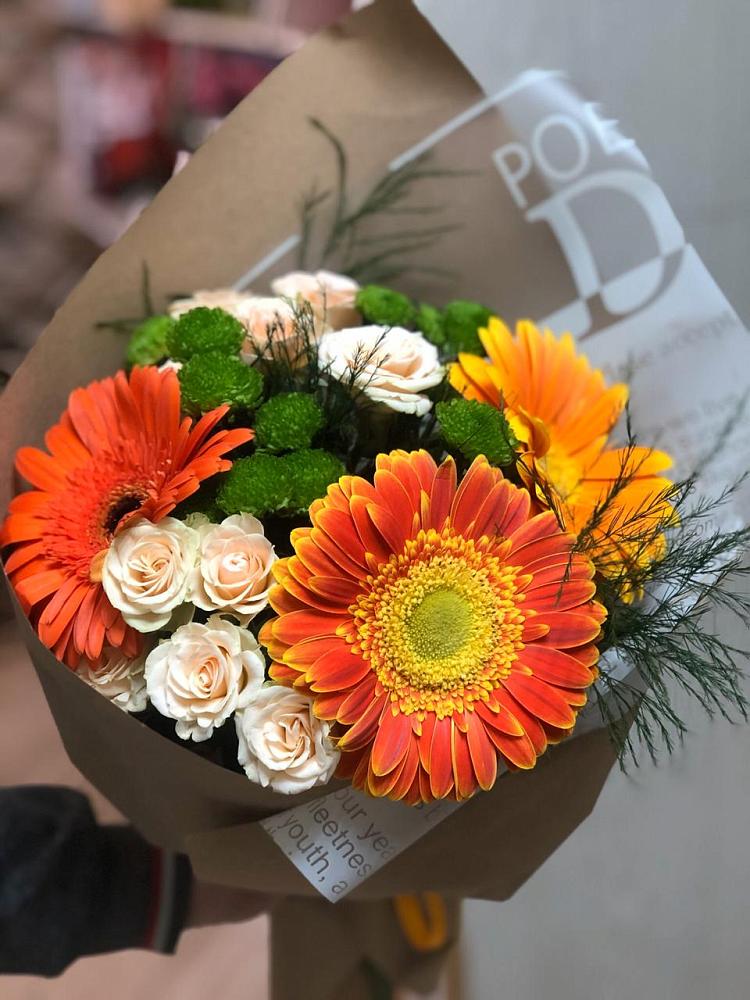 Букет цветов из: Герберы, Хризантемы и Розы в Чернолесском