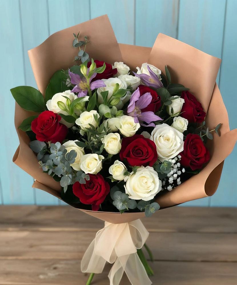 Букет цветов из: Розы и Альстромерии в Чернолесском