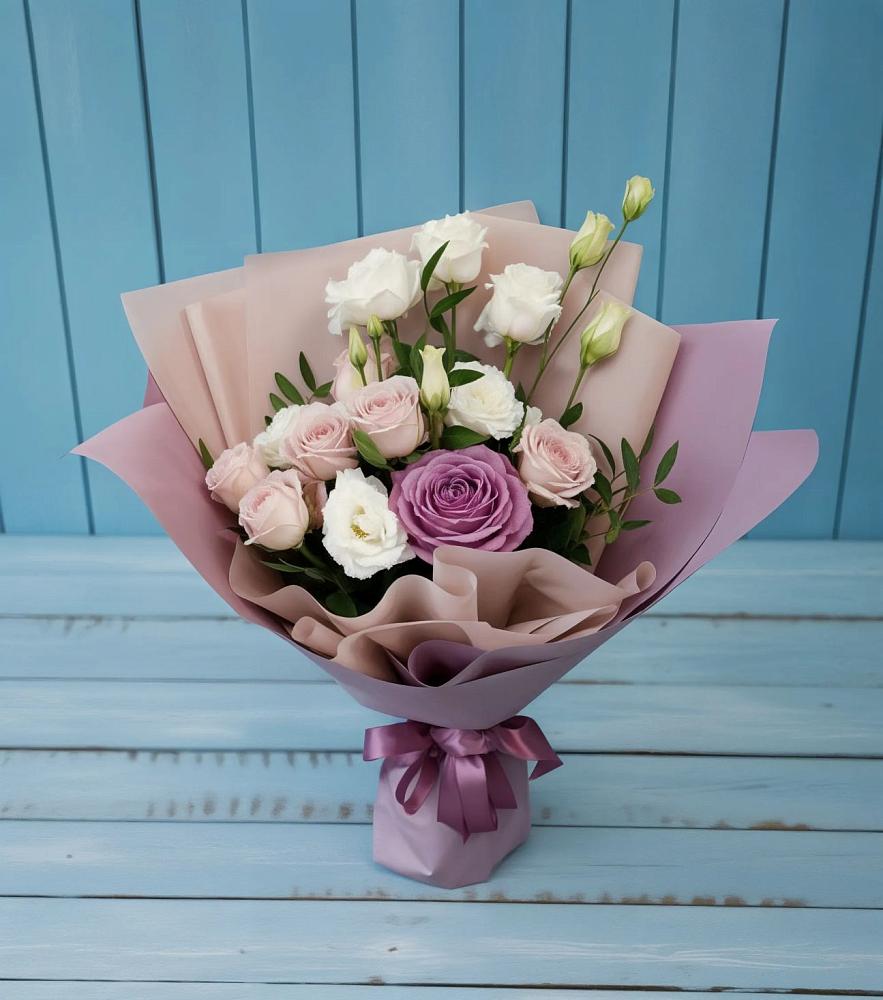 Букет цветов из: Розы и Лизиантусы в Чернолесском